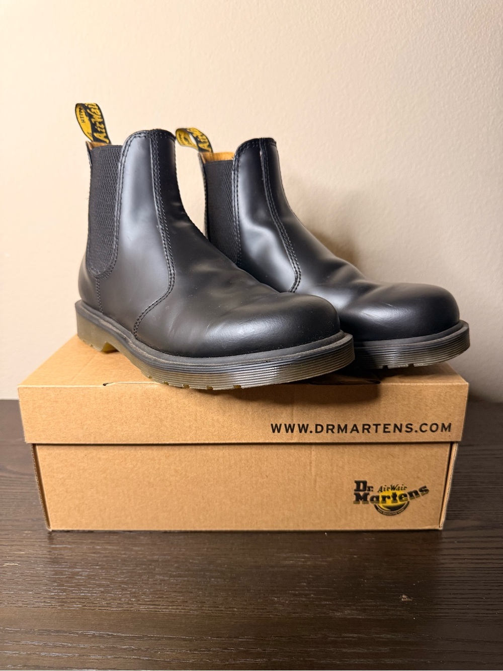 Dr. Martens Men’s Black Chelsea Boots M7 or W6